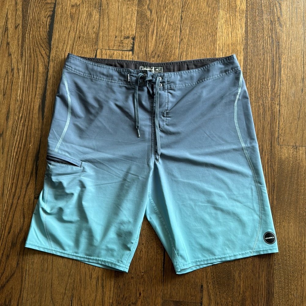 O’Neill men’s swim size 36 hyperfreak